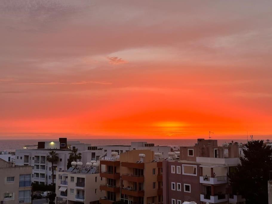 Sea View Apartment Near Mall Paphos Exterior photo